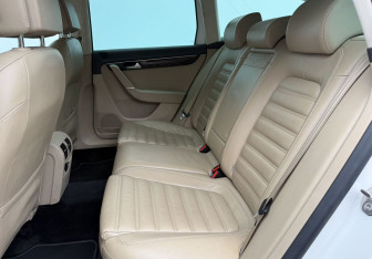 Подержанный автомобиль Volkswagen Passat Wagon 2014 года (11 фото)