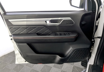 Подержанный автомобиль JAC T9 2024 года (19 фото)