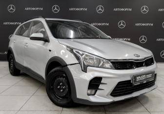 Подержанный автомобиль Kia Rio Hatchback 2021 года (3 фото)