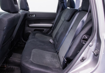 Подержанный автомобиль Nissan X-Trail 2014 года (11 фото)