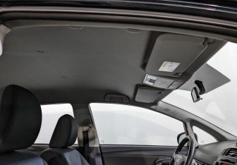 Подержанный автомобиль Toyota Verso 2014 года (23 фото)