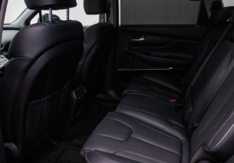 Подержанный автомобиль Hyundai Santa Fe 2022 года (11 фото)