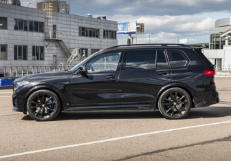 Подержанный автомобиль BMW X7 2019 года (9 фото)