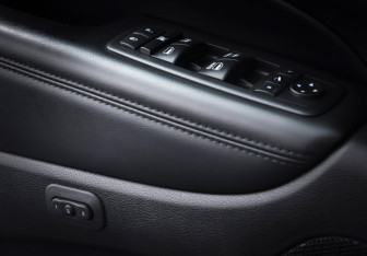 Подержанный автомобиль Jeep Grand Cherokee 2018 года (16 фото)