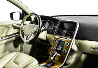 Подержанный автомобиль Volvo XC60 2015 года (9 фото)