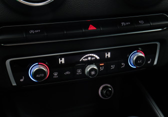 Подержанный автомобиль Audi A3 Sedan 2020 года (11 фото)