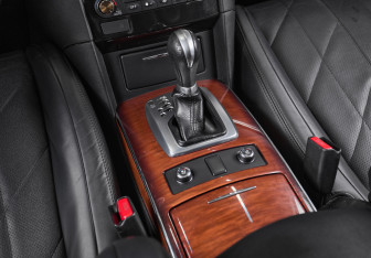 Подержанный автомобиль Infiniti QX70 2015 года (25 фото)