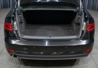 Подержанный автомобиль Audi A4 Sedan 2018 года (9 фото)