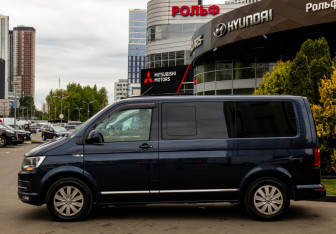 Подержанный автомобиль Volkswagen Caravelle 2019 года (6 фото)