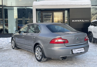 Подержанный автомобиль Skoda Superb Liftback 2012 года (7 фото)