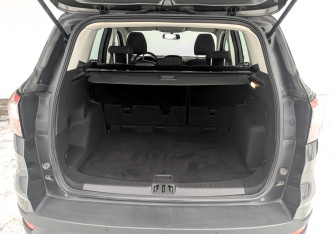 Подержанный автомобиль Ford Kuga 2018 года (10 фото)