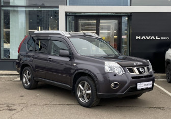 Подержанный автомобиль Nissan X-Trail 2013 года (3 фото)