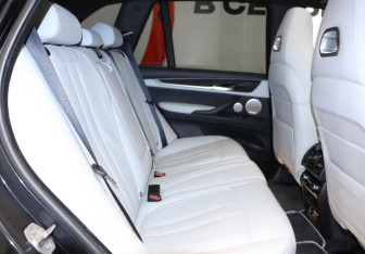 Подержанный автомобиль BMW X5 M 2018 года (19 фото)