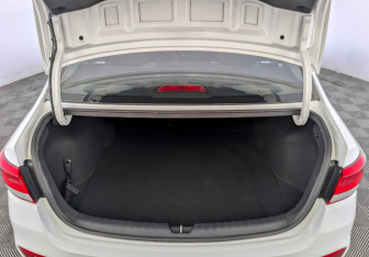 Подержанный автомобиль Kia Rio Sedan 2020 года (10 фото)