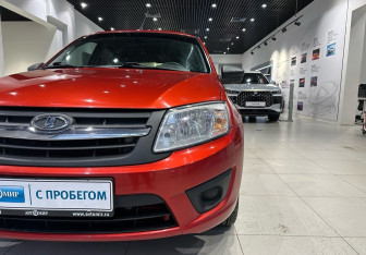 Подержанный автомобиль LADA (ВАЗ) Granta Liftback 2017 года (9 фото)