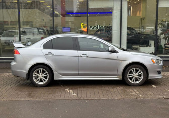 Подержанный автомобиль Mitsubishi Lancer Sedan 2008 года (4 фото)