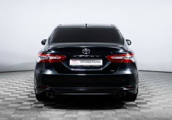 Подержанный автомобиль Toyota Camry Sedan 2023 года (6 фото)
