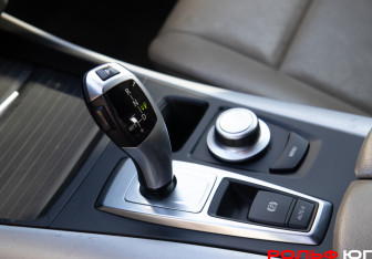 Подержанный автомобиль BMW X5 2009 года (18 фото)