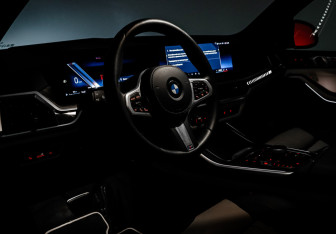 Подержанный автомобиль BMW X7 2024 года (33 фото)