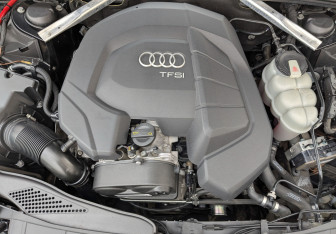 Подержанный автомобиль Audi A4 Sedan 2019 года (9 фото)