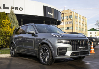 Подержанный автомобиль Lynk&Co 09 2022 года (3 фото)