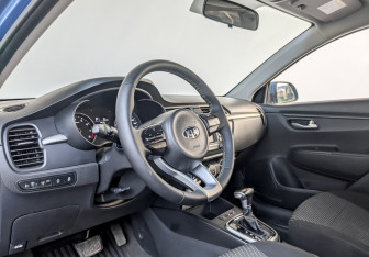 Подержанный автомобиль Kia Rio Hatchback 2020 года (16 фото)