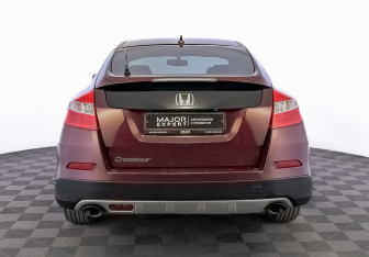 Подержанный автомобиль Honda Crosstour 2014 года (6 фото)