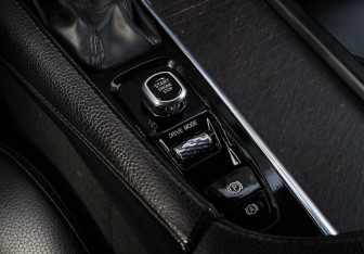 Подержанный автомобиль Volvo V90 Cross Country 2019 года (19 фото)