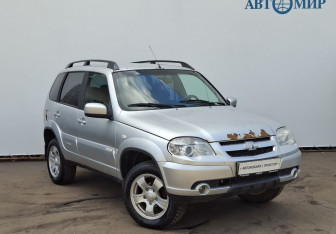 Подержанный автомобиль Chevrolet Niva 2012 года (3 фото)