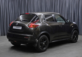 Подержанный автомобиль Nissan Juke 2012 года (5 фото)