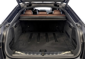 Подержанный автомобиль BMW X6 2021 года (10 фото)