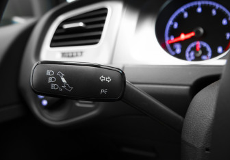 Подержанный автомобиль Volkswagen Golf Hatchback 2013 года (12 фото)