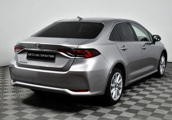 Подержанный автомобиль Toyota Corolla Sedan 2021 года (5 фото)