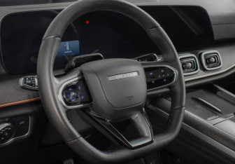 Подержанный автомобиль Jaecoo J8 2024 года (15 фото)