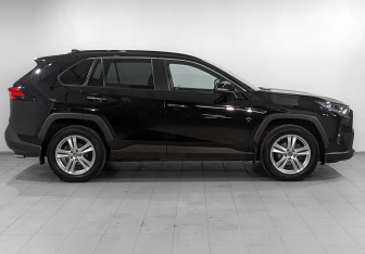 Подержанный автомобиль Toyota RAV4 2019 года (4 фото)