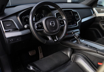 Подержанный автомобиль Volvo XC90 2016 года (14 фото)