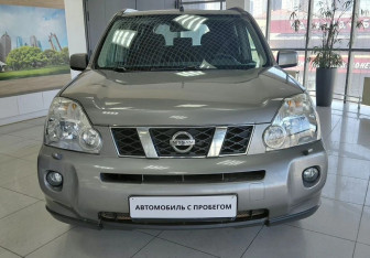 Подержанный автомобиль Nissan X-Trail 2008 года (2 фото)