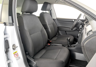 Подержанный автомобиль Skoda Rapid Liftback 2019 года (23 фото)
