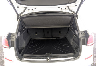 Подержанный автомобиль BMW X1 2021 года (10 фото)