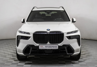Подержанный автомобиль BMW X7 2022 года (2 фото)