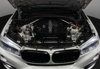 Подержанный автомобиль BMW X6 2018 года (10 фото)