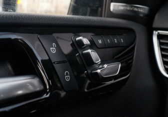 Подержанный автомобиль Mercedes-Benz GLE 2017 года (26 фото)