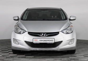 Подержанный автомобиль Hyundai Elantra Sedan 2011 года (2 фото)