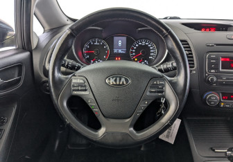 Подержанный автомобиль Kia Cerato Sedan 2015 года (21 фото)