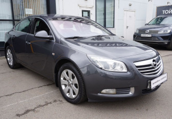 Подержанный автомобиль Opel Insignia Liftback 2010 года (3 фото)