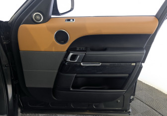 Подержанный автомобиль Land Rover Range Rover Sport 2022 года (26 фото)