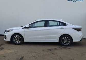 Подержанный автомобиль Omoda S5 2023 года (8 фото)