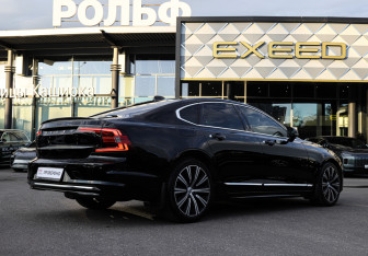 Подержанный автомобиль Volvo S90 2021 года (5 фото)