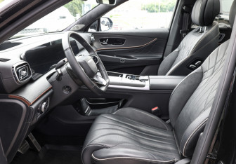 Подержанный автомобиль Jaecoo J8 2024 года (17 фото)