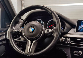 Подержанный автомобиль BMW X5 M 2015 года (21 фото)